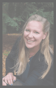 Sophie Toolanen smiling in a park